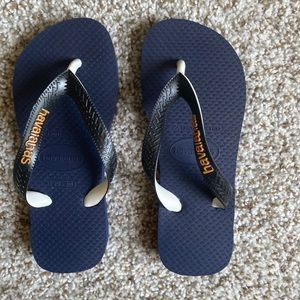 Like new Havaianas kids flip flops